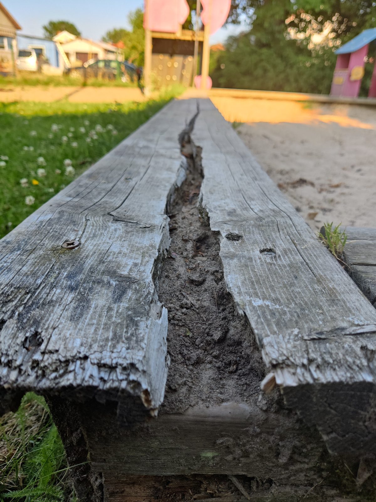 Genomrutten sargbräda